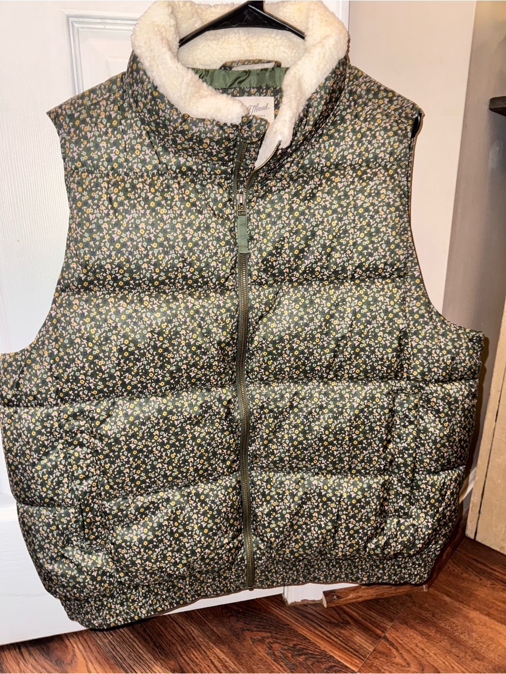 Women’s Green Floral Puffer Vest with Sherpa Collar- Brand New